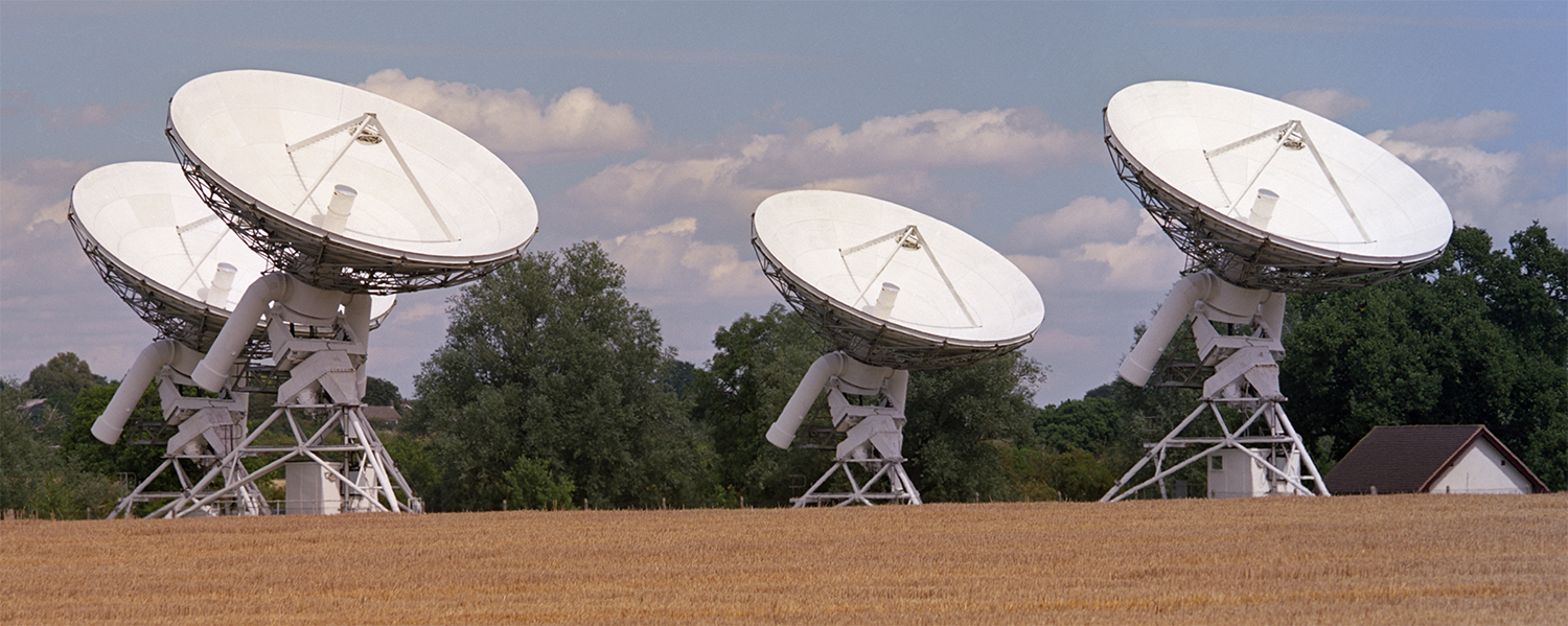 01116_2_adj_radio telescopes_LC_cr1500.jpg