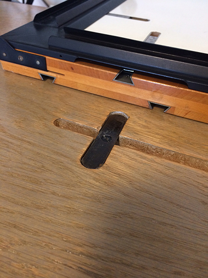 02 easel Leitz.jpg