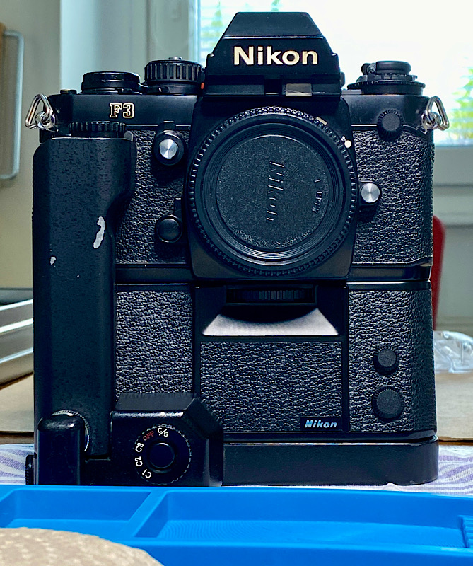Nikon MK-1 Firing rate converter: A look inside and cleaning