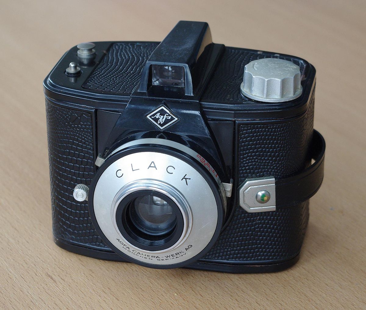 1200px-Agfa-clack.jpg