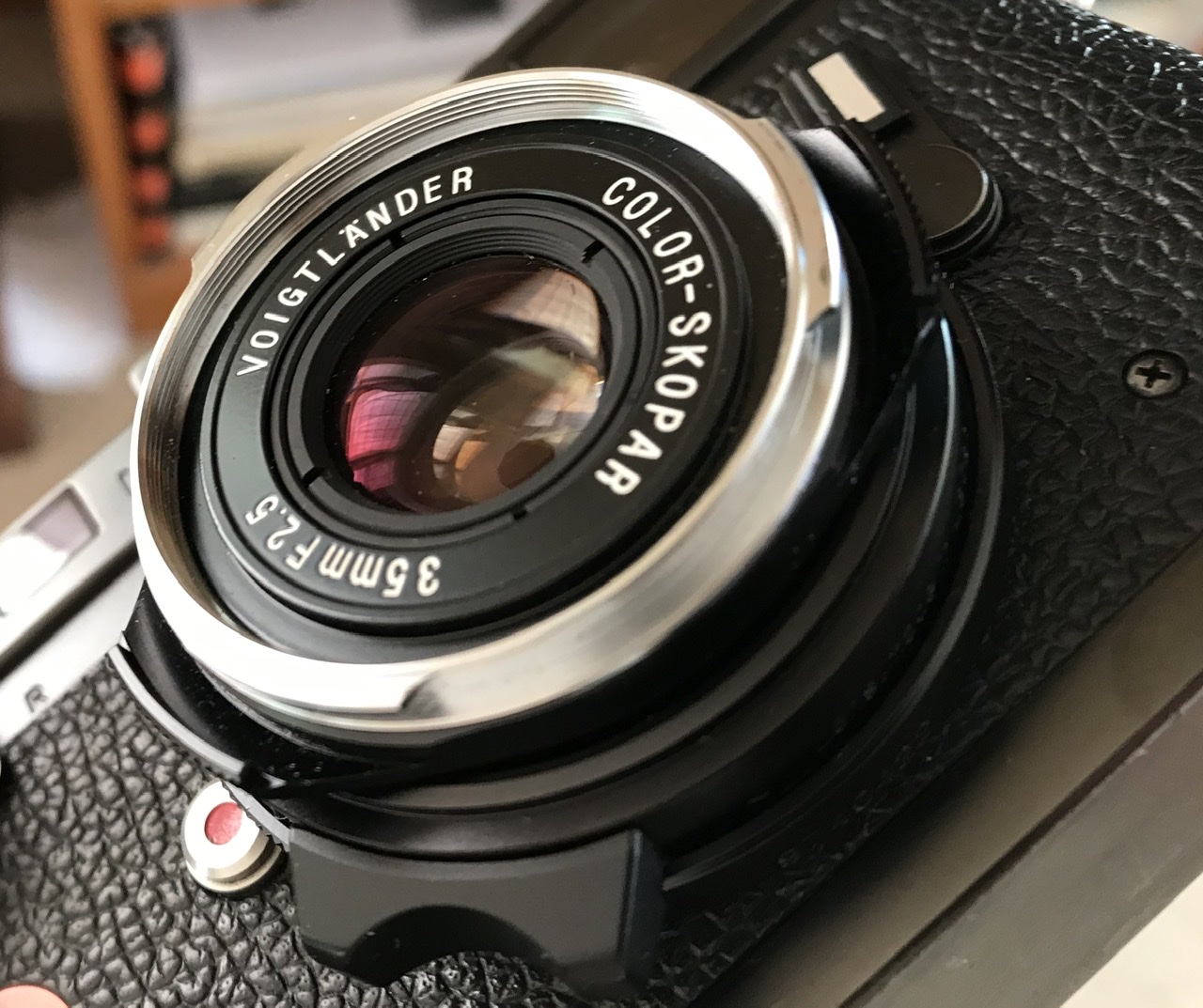 Sold Voigtlander 35mm F2 5 Color Skopar Vm For Leica M Photrio Com Photography Forums