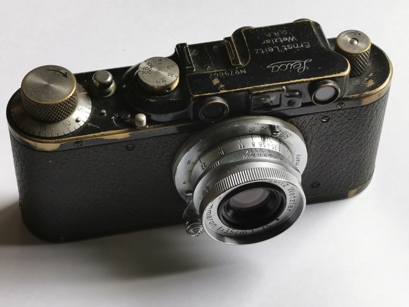 1932 Leica II.jpg