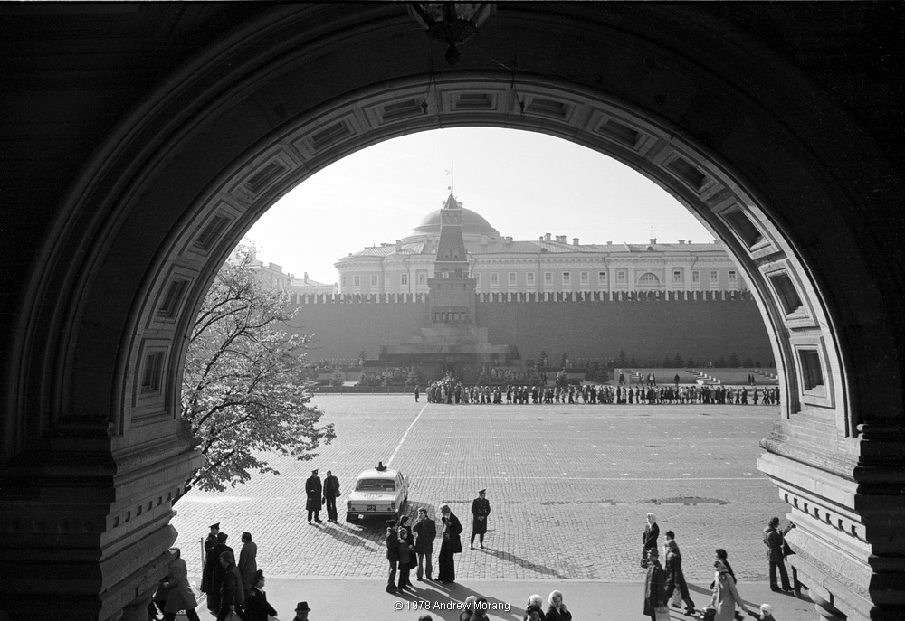 19781014_RedSquare_Moscow_cleaned_resize.JPG