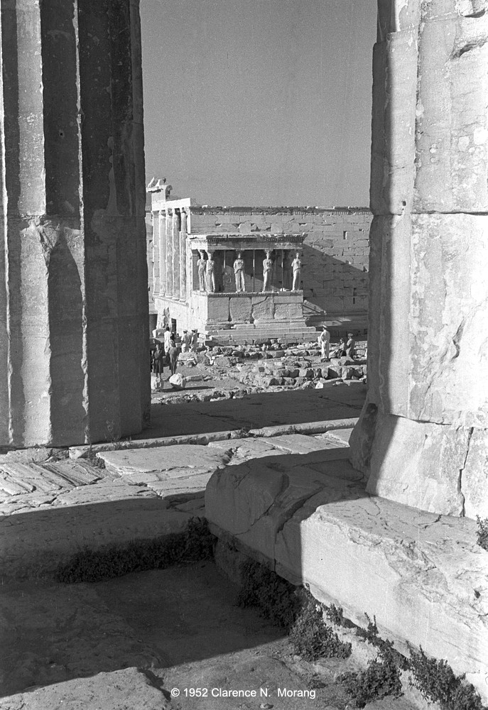 1982_Erechtheion_Maidens_Athens_Greece_cleaned_resize.jpg