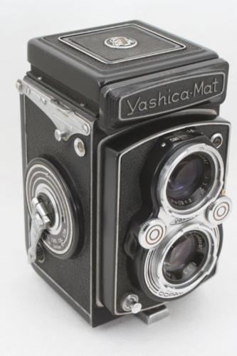 1yashica.jpg