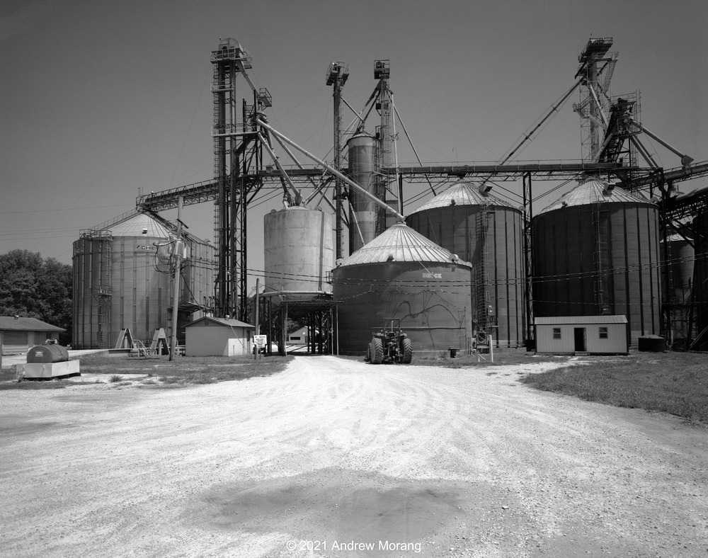 20200704a_Silos_Waverly_LA_VPan-Or-90mm_resized.jpg