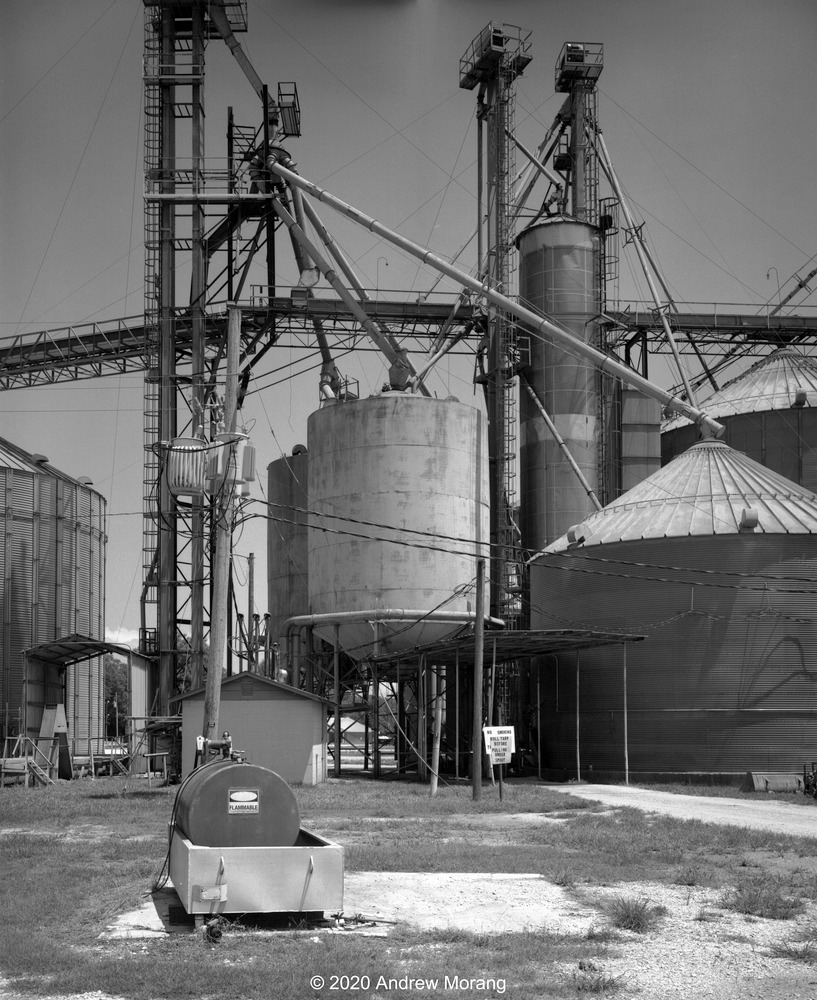 20200704b_Silos_Waverly_LA_VPan-yellow-135mm_resized.jpg