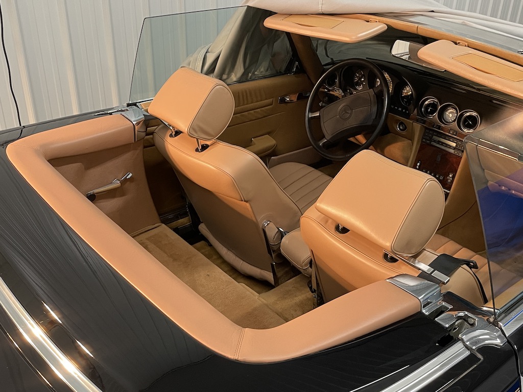 560sl Finished interior small.JPG