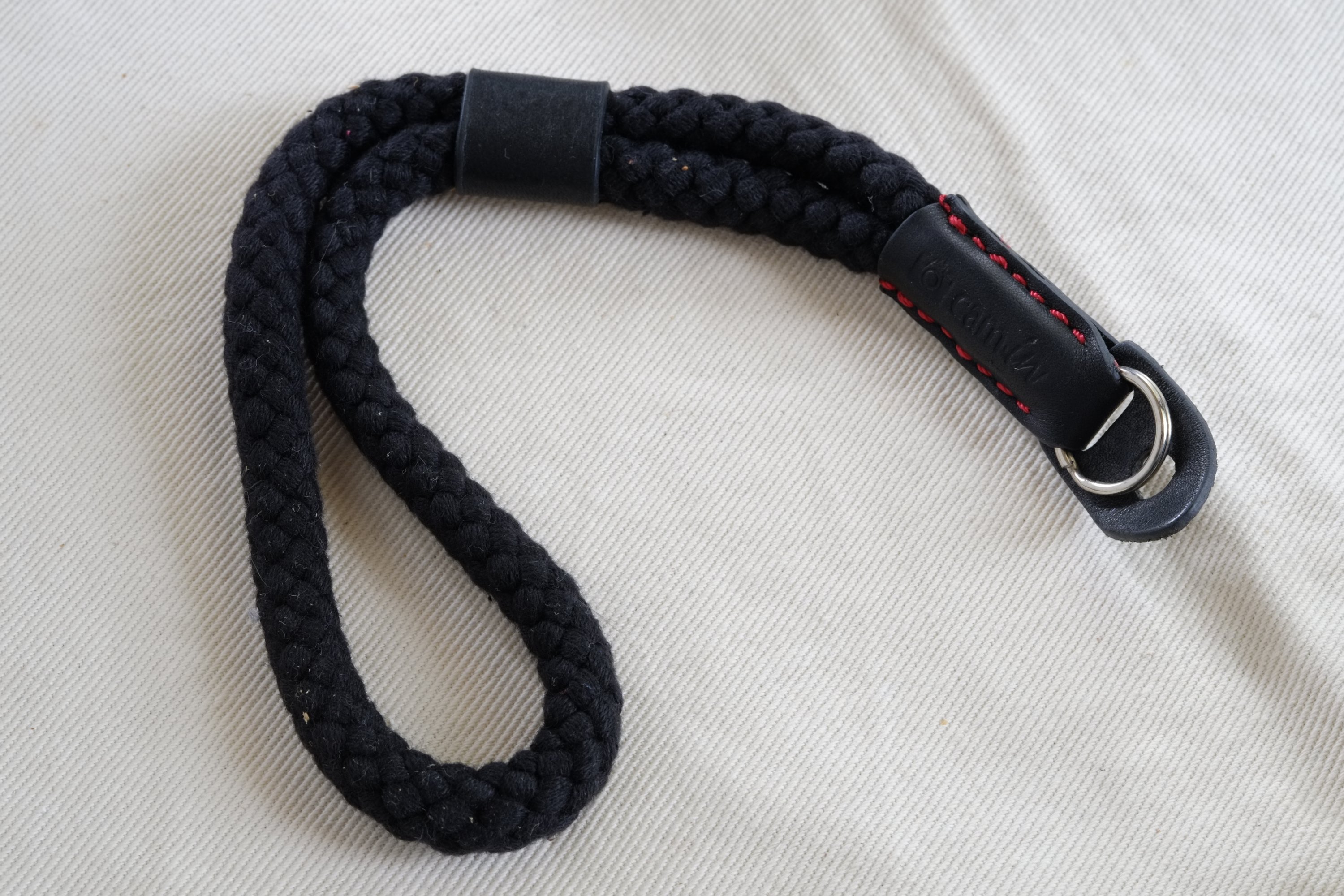 _DSF5307-CamIN-strap.JPG