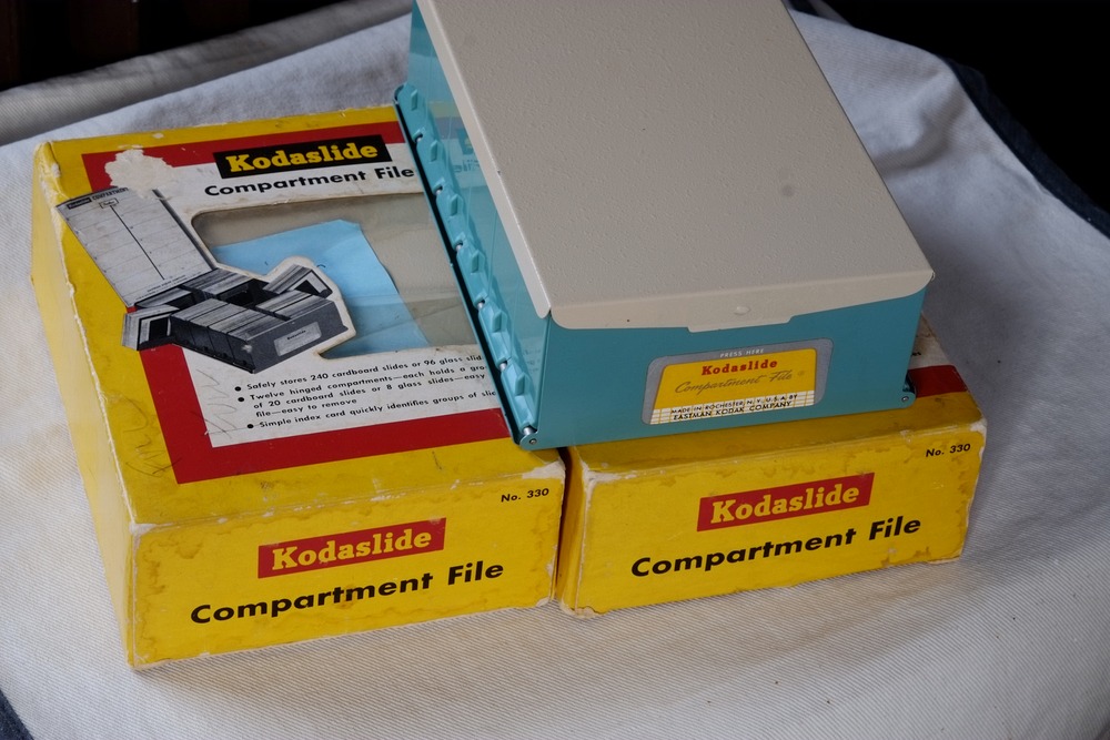 _DSF5960_Kodaslide-compartment_20201229_resized.JPG
