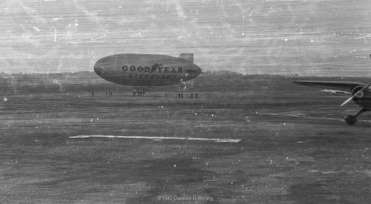 Airport03_1942_resize.JPG