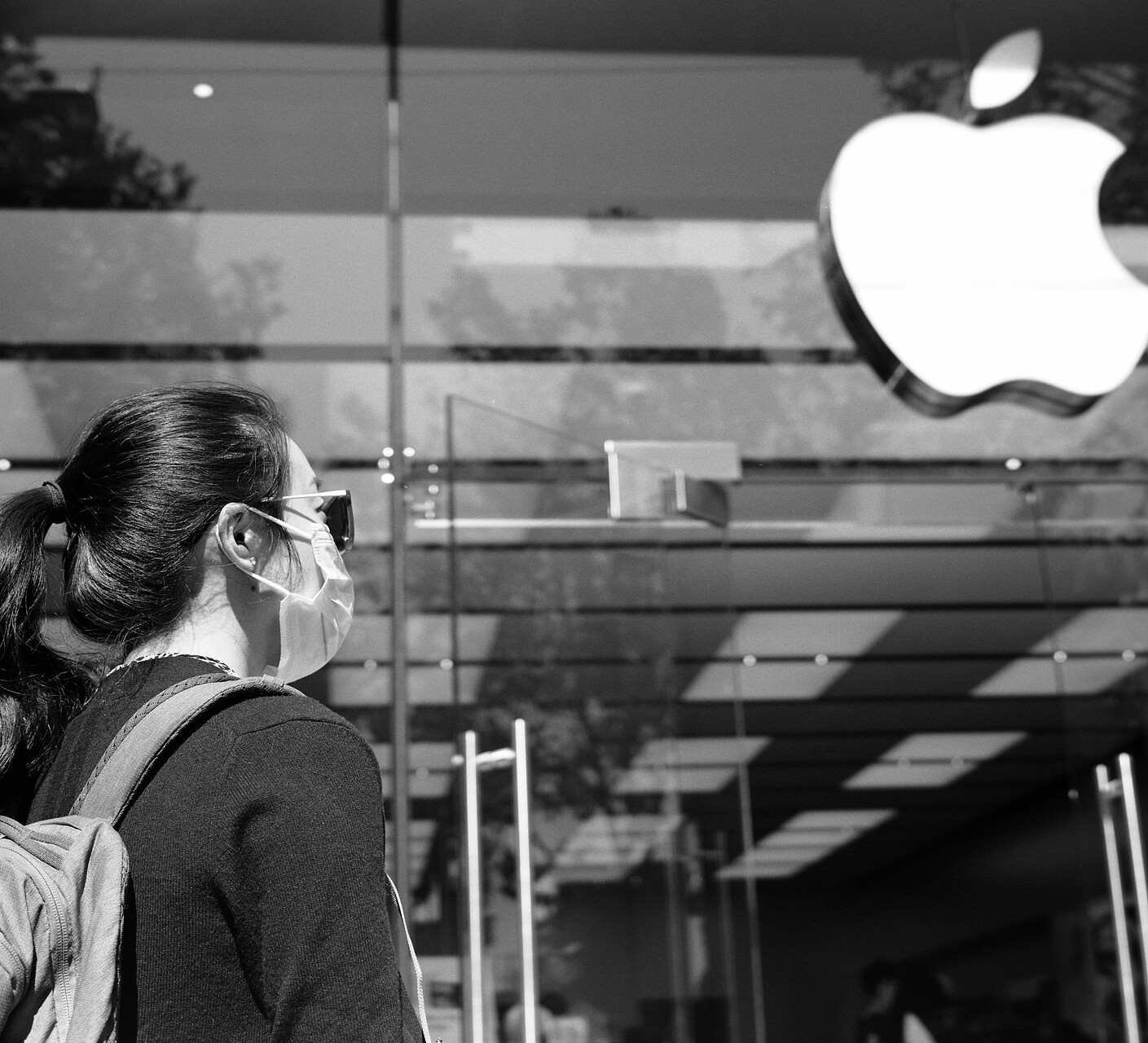 apple-covid.jpg