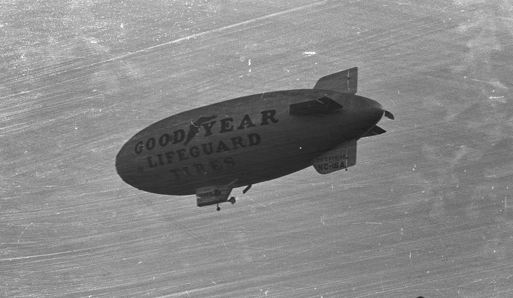 Blimp01_1941_resize.jpg