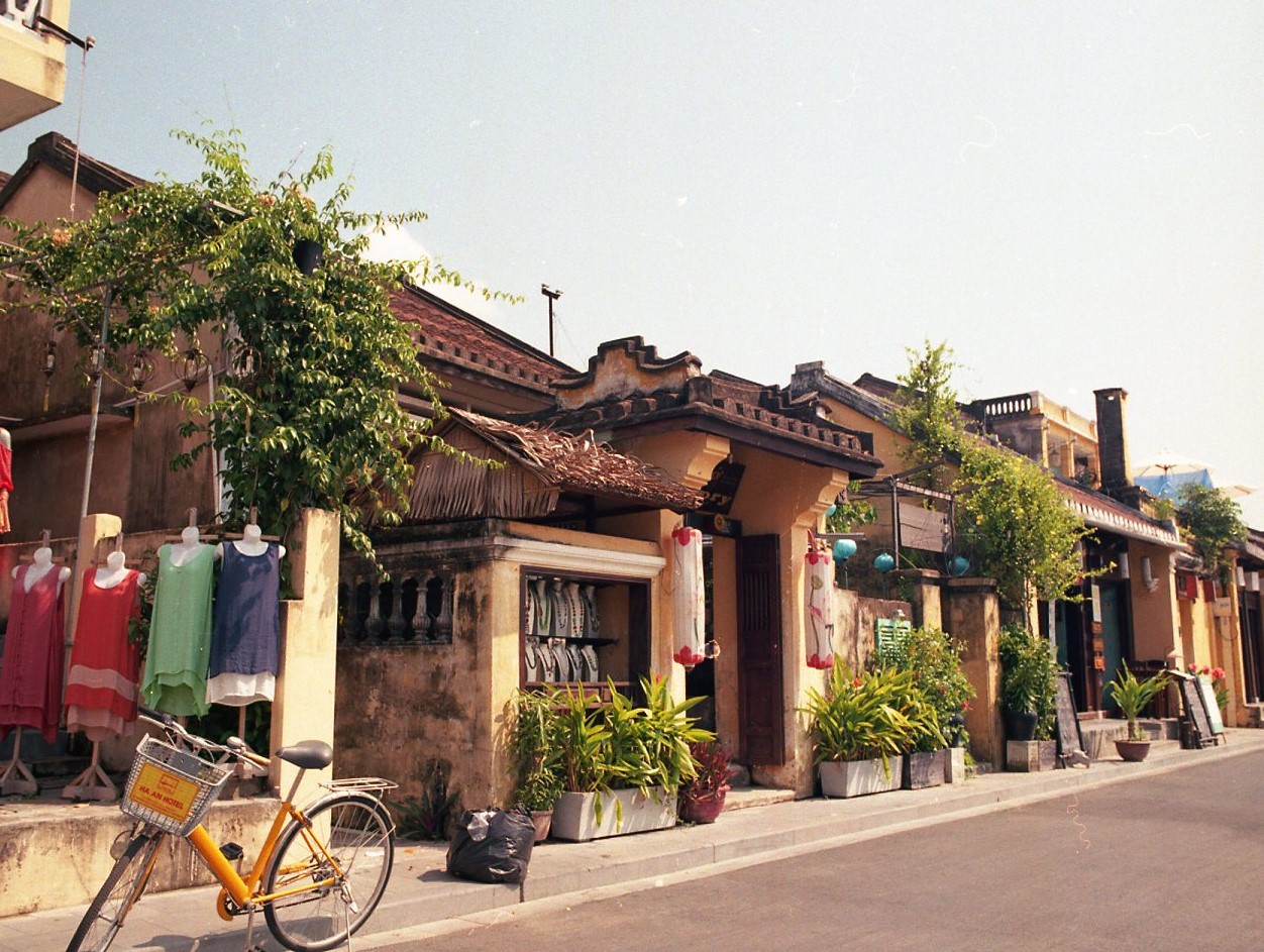 BronicaAsiaFuji031.jpg