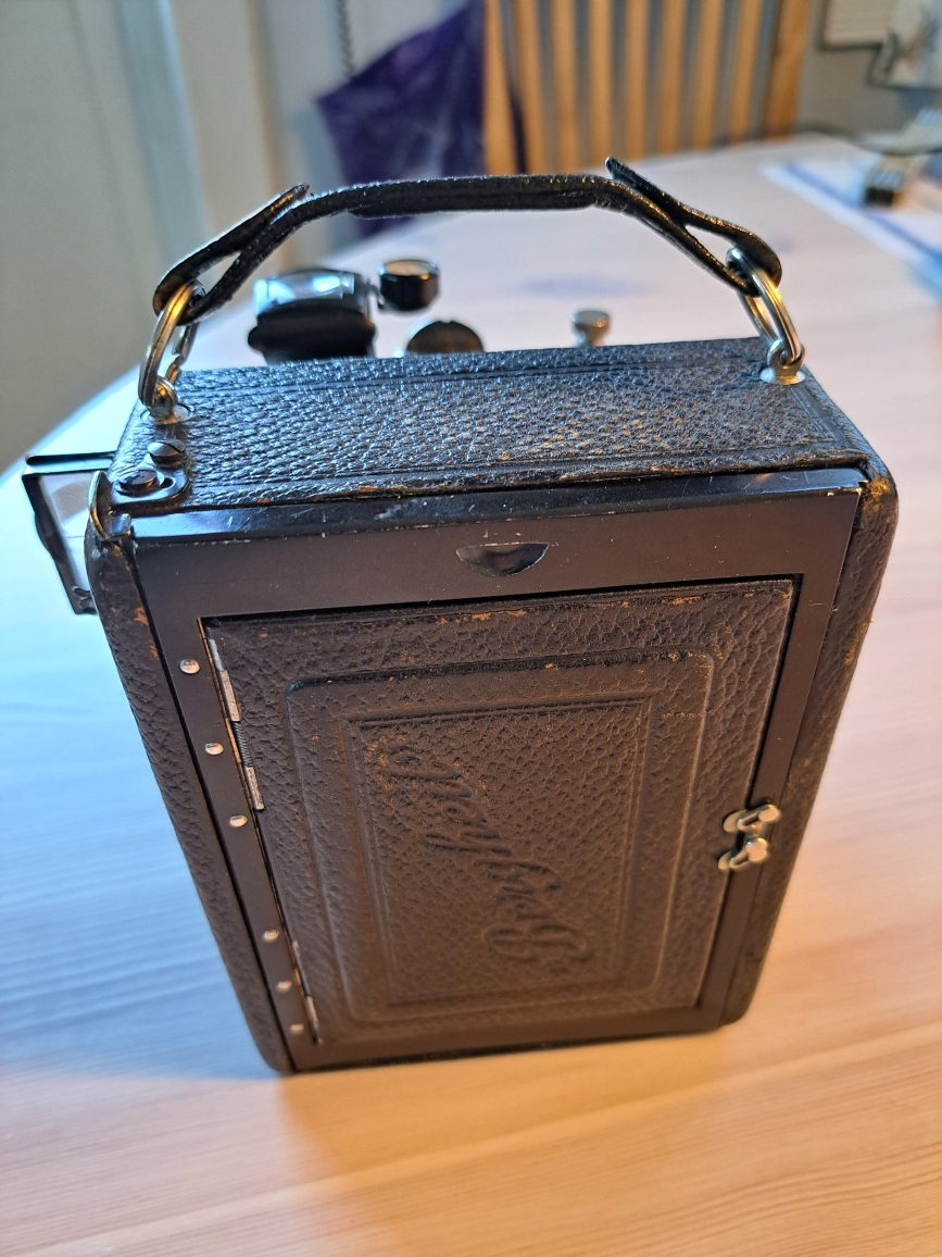 camera_back.jpg