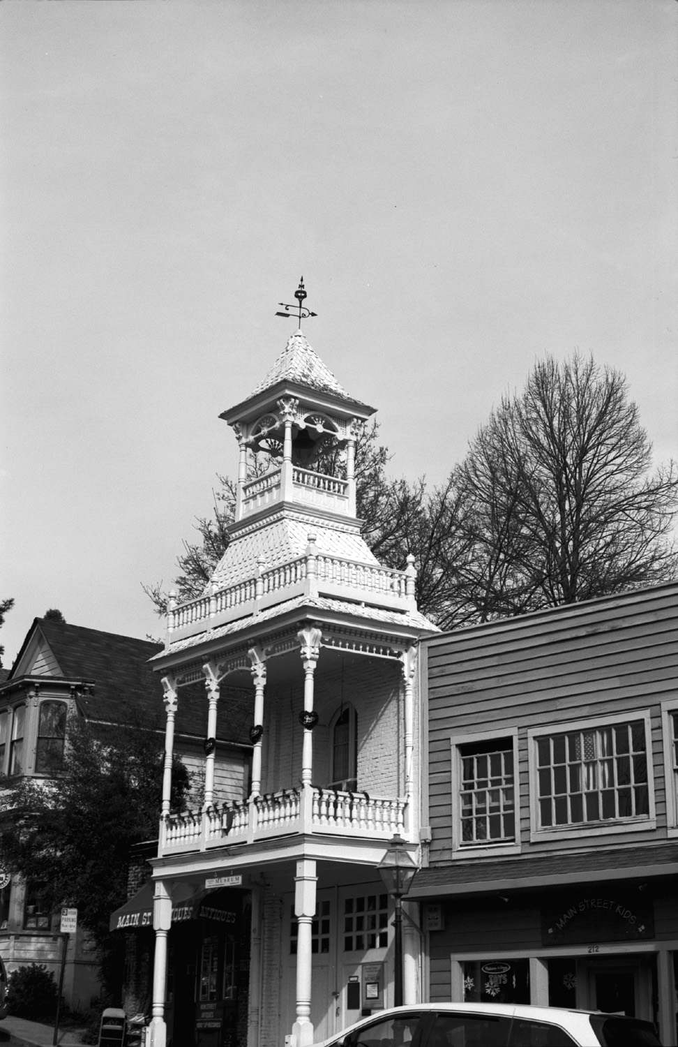 Canon P 50mm 1.8 Film Ferrania 40 Pyrocat HD old church building.jpg