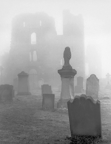 Cemetary at Lindisfarne (2).jpg