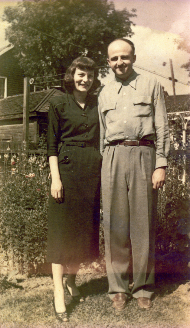 E-02-mom and dad 1951.jpg