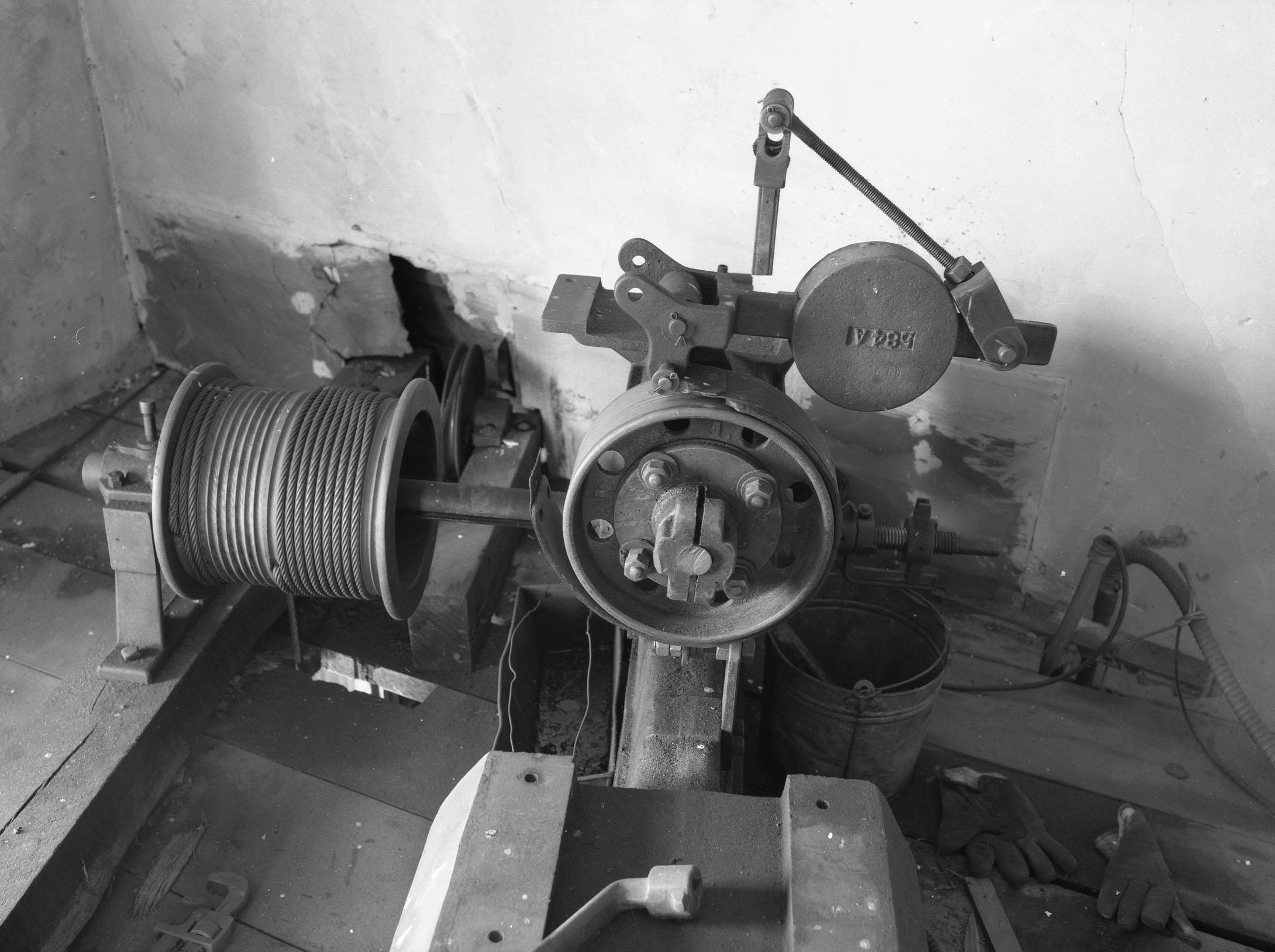 elevator engine-s.jpg