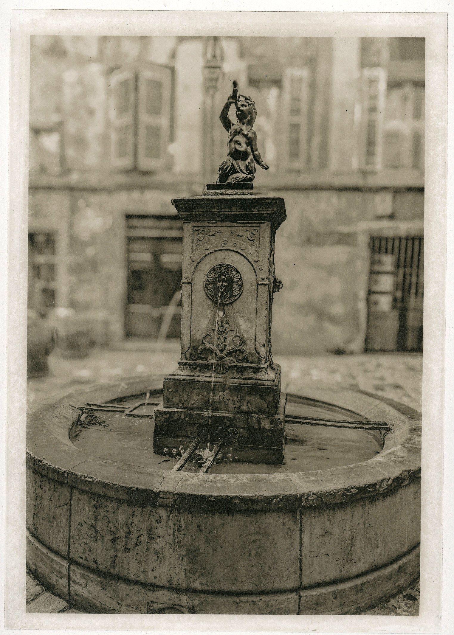 fountain_provence.jpg