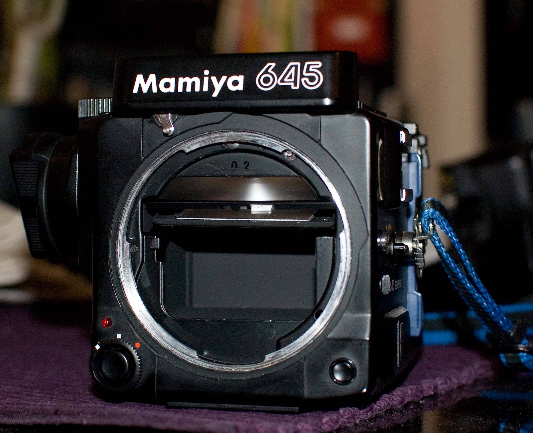 mamiya 645 mirror lock up
