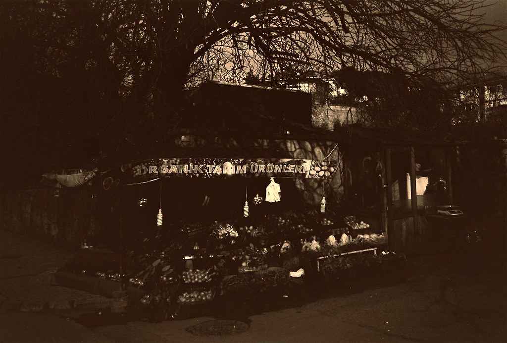 grocery olympus xa2.jpg