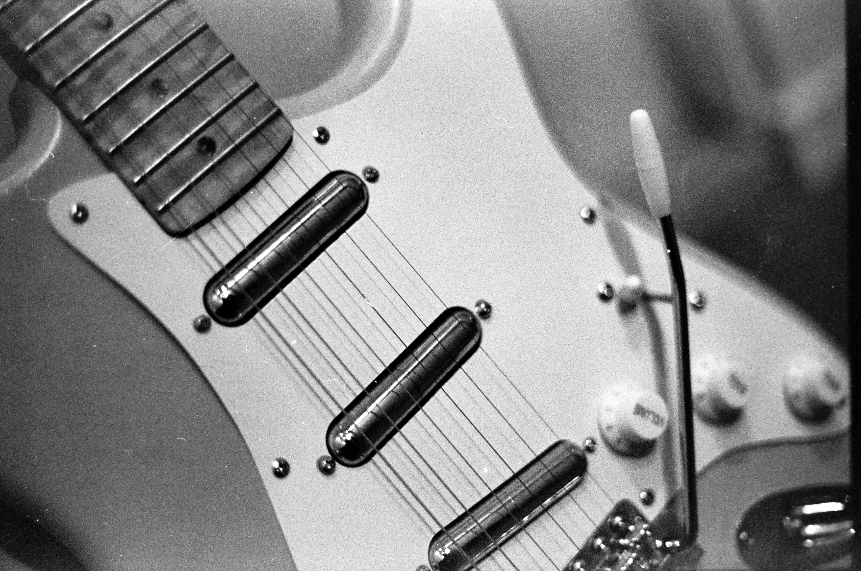 Guitar_small.jpg