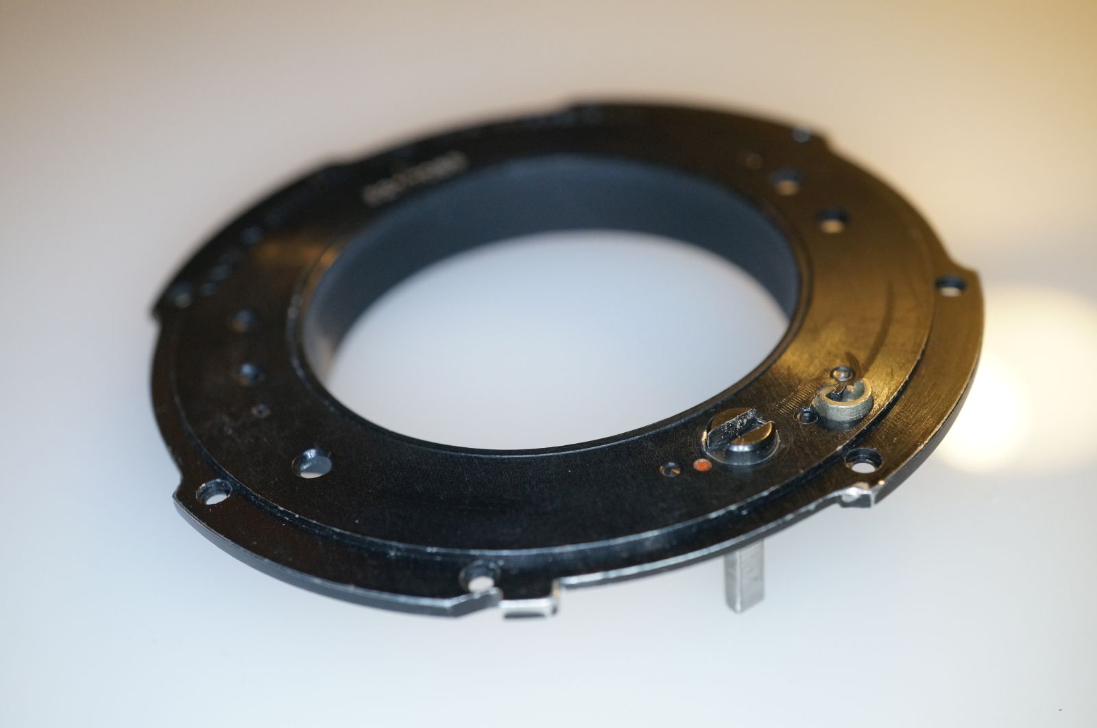 Hasselblad_Lens_mount_plate_out.jpg