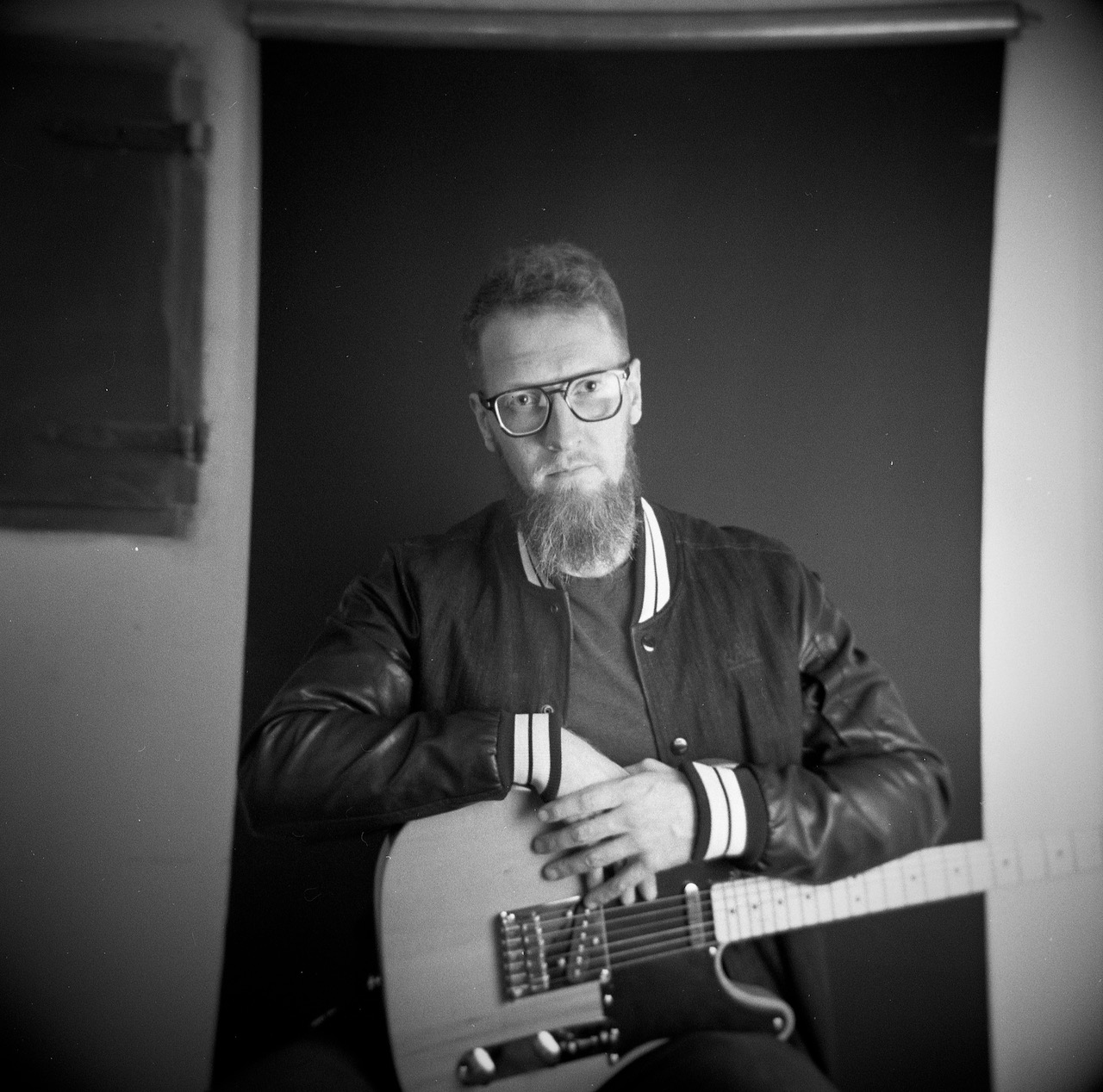holga_tmax400_studio_638.jpeg