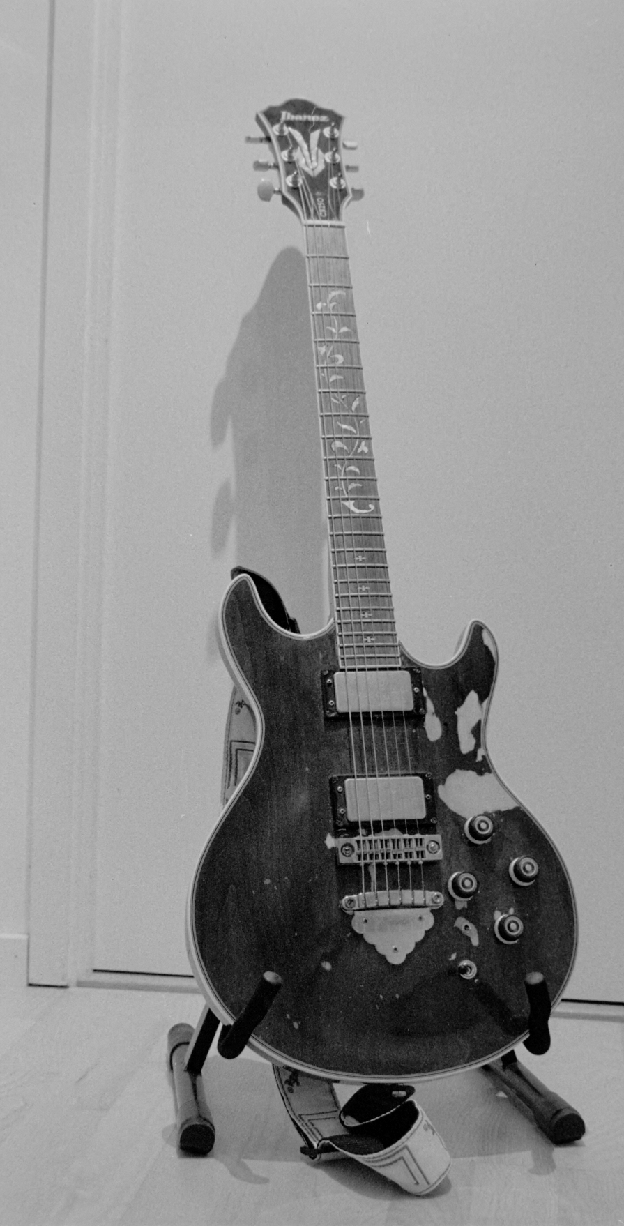 Ibanez small_3.jpg