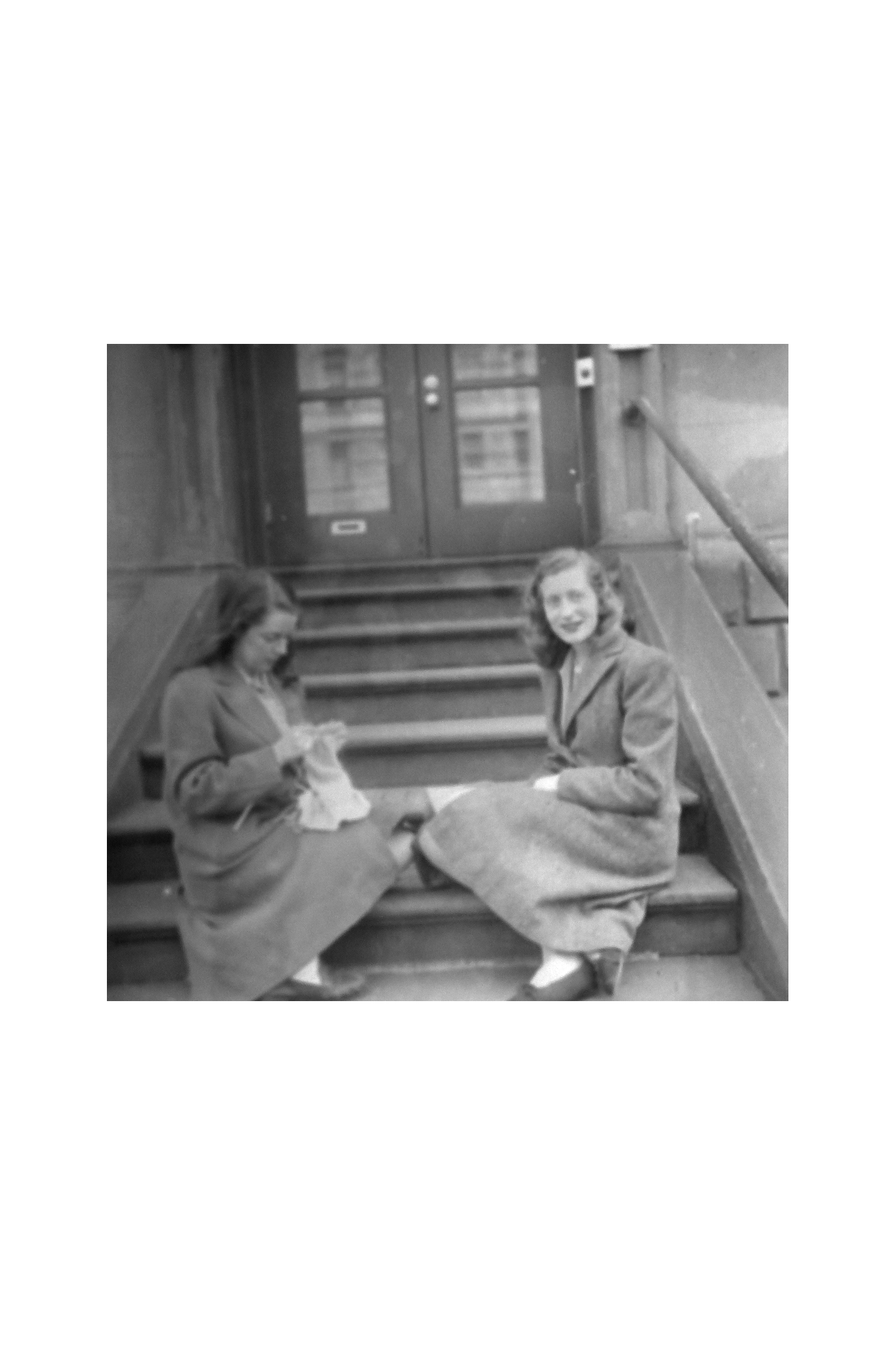 ladies-sitting.png