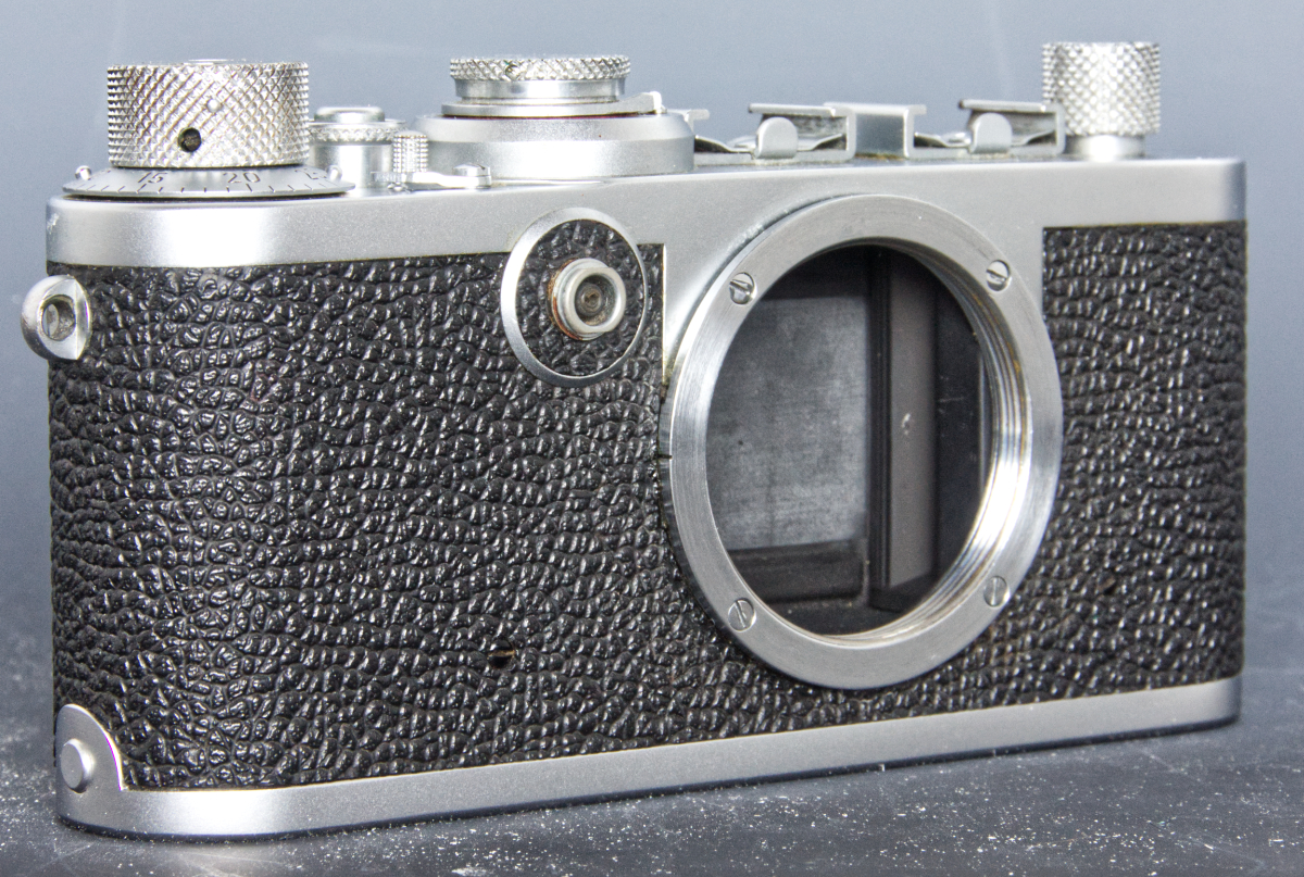 Leica front right.jpg