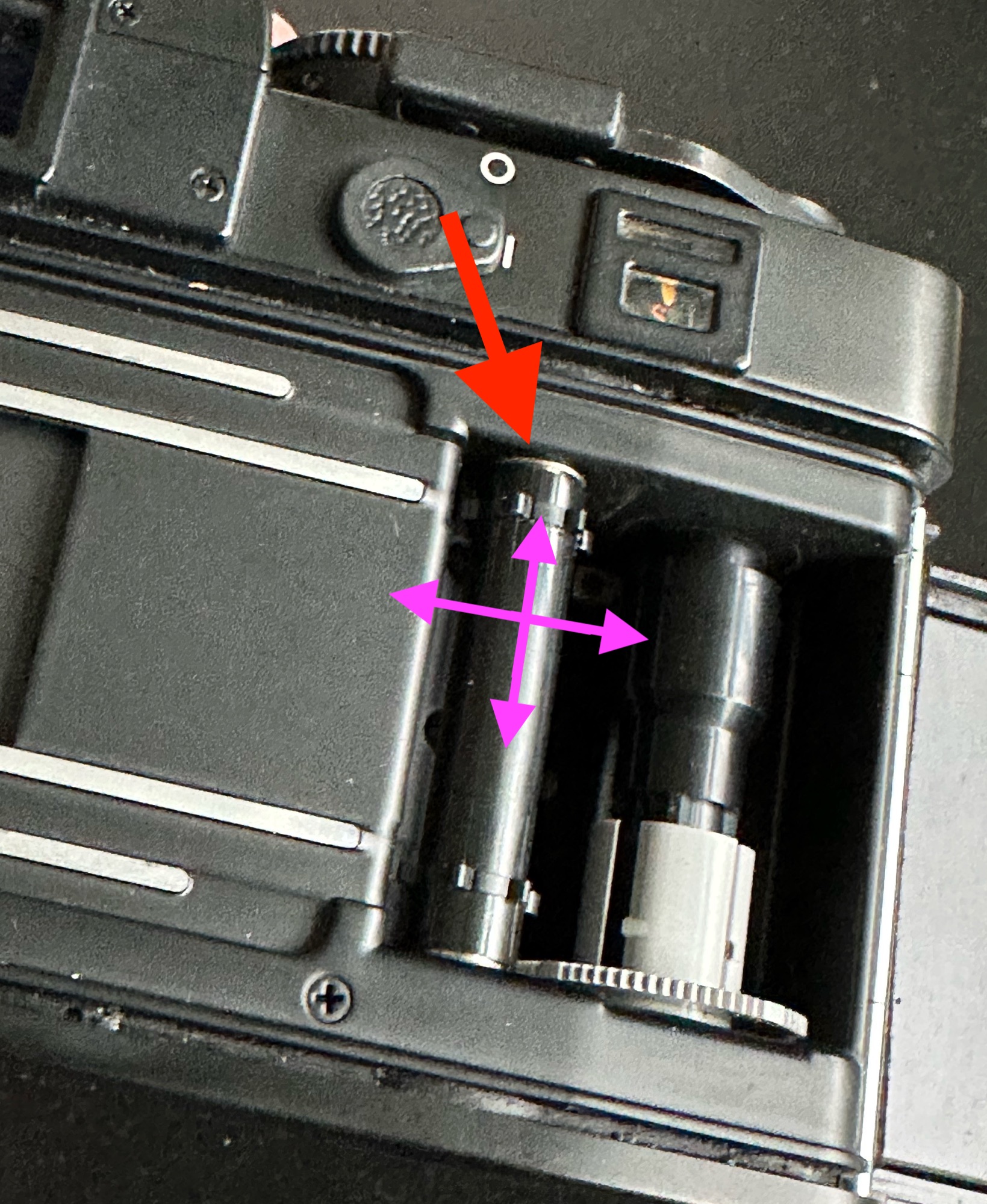 Leica R3 film advance.jpg