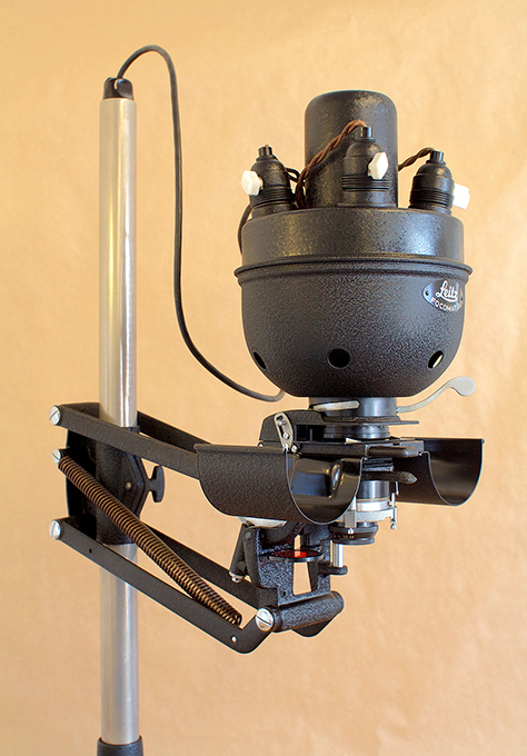 Leitz enlarger head 4 lamps 01 (s).jpg