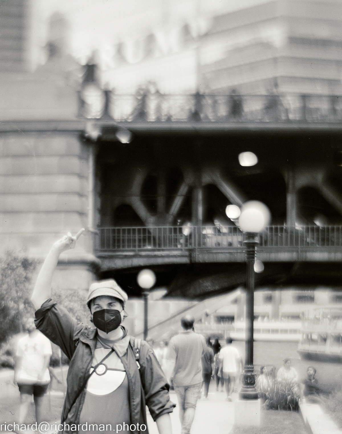 LF202209-ChicagoRiverWalk-CookeRV-positive.jpg
