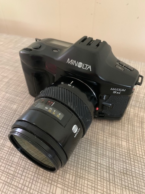 Minolta Maxxum 9xi with 28-85mm lens.jpg