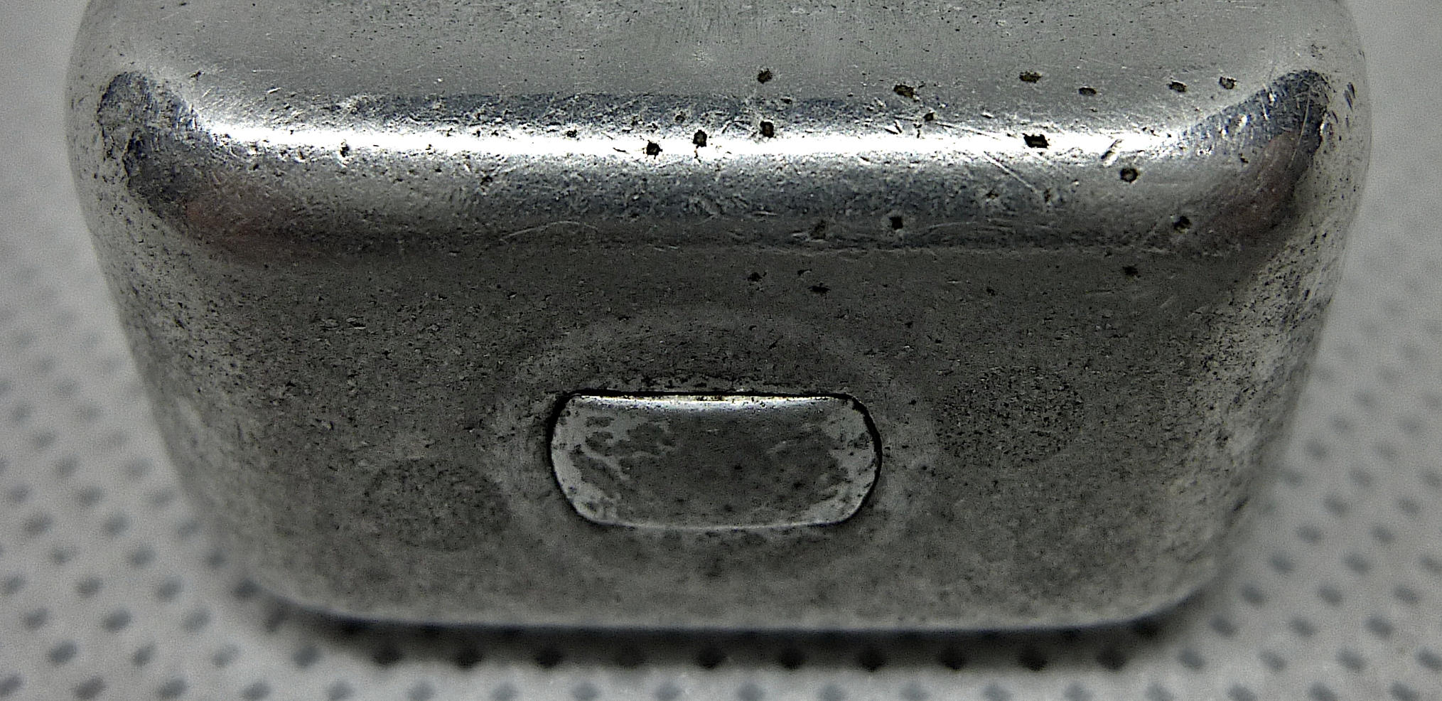 Minox A Lochfrass F.jpg
