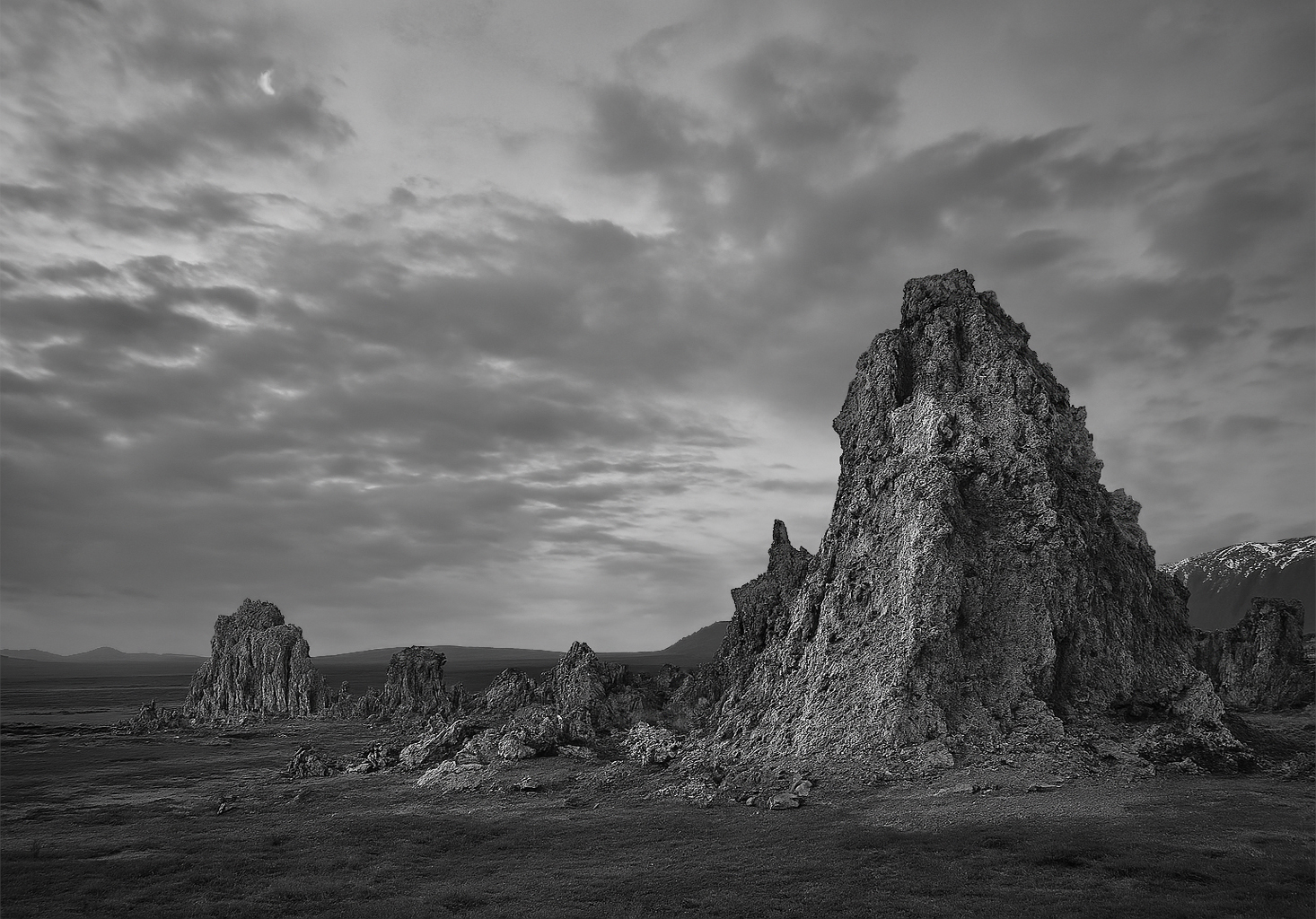 Mono Lake and Moon 1a.jpg