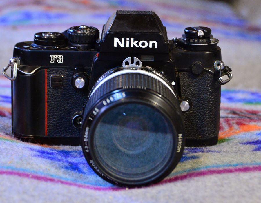 Nikon F3 couch 1 900 pxl.jpg