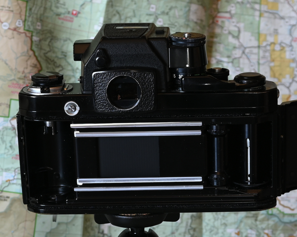 NikonF2SB-77_back-door-open_1024.jpg