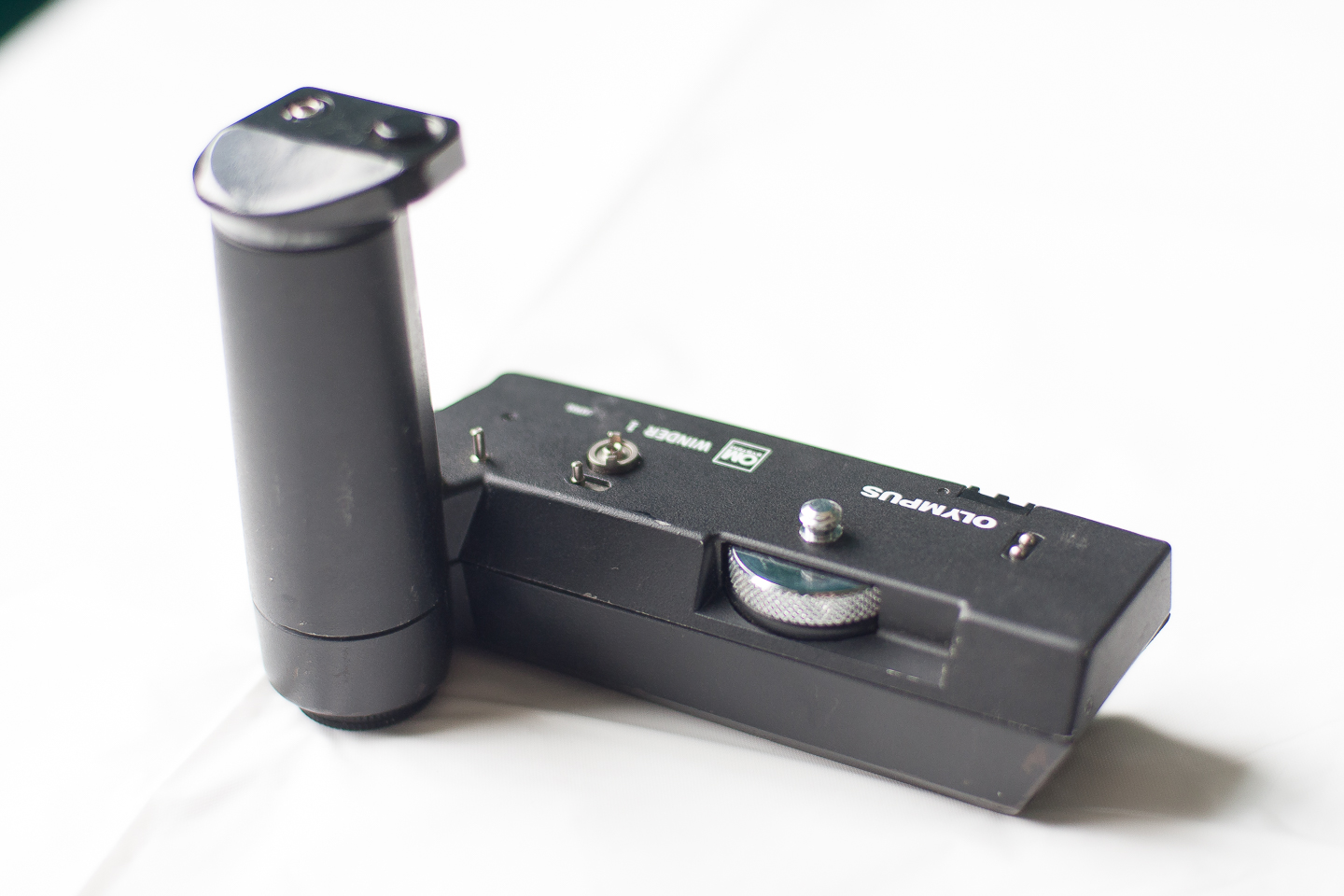 Olympus_OM_Winder_1_(1_of_10).jpg