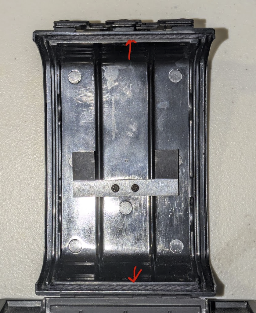 P9_black yarn light seals.png