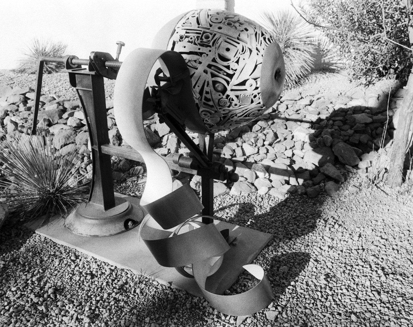 Pelling Apple Traces of People Exposed.jpg