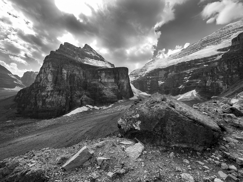 Plain of the Six Glaciers09101822.jpg