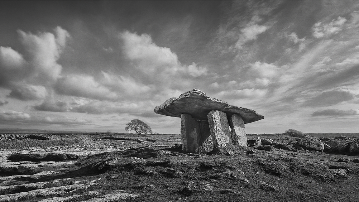 Poulnabrone dolmen 3g.jpg