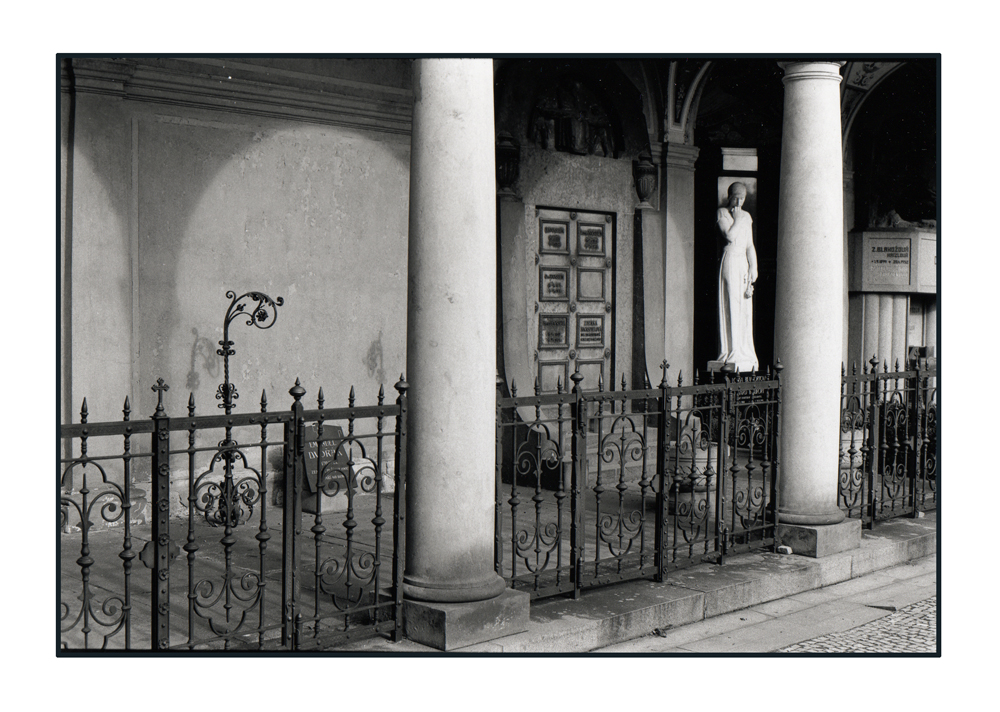 Prague Cemetery.jpg