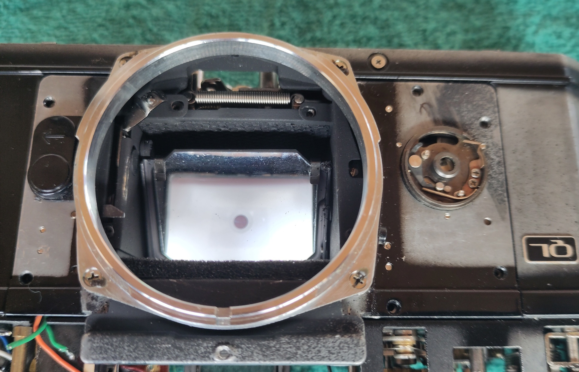 Reass_MirrorBox1.jpg