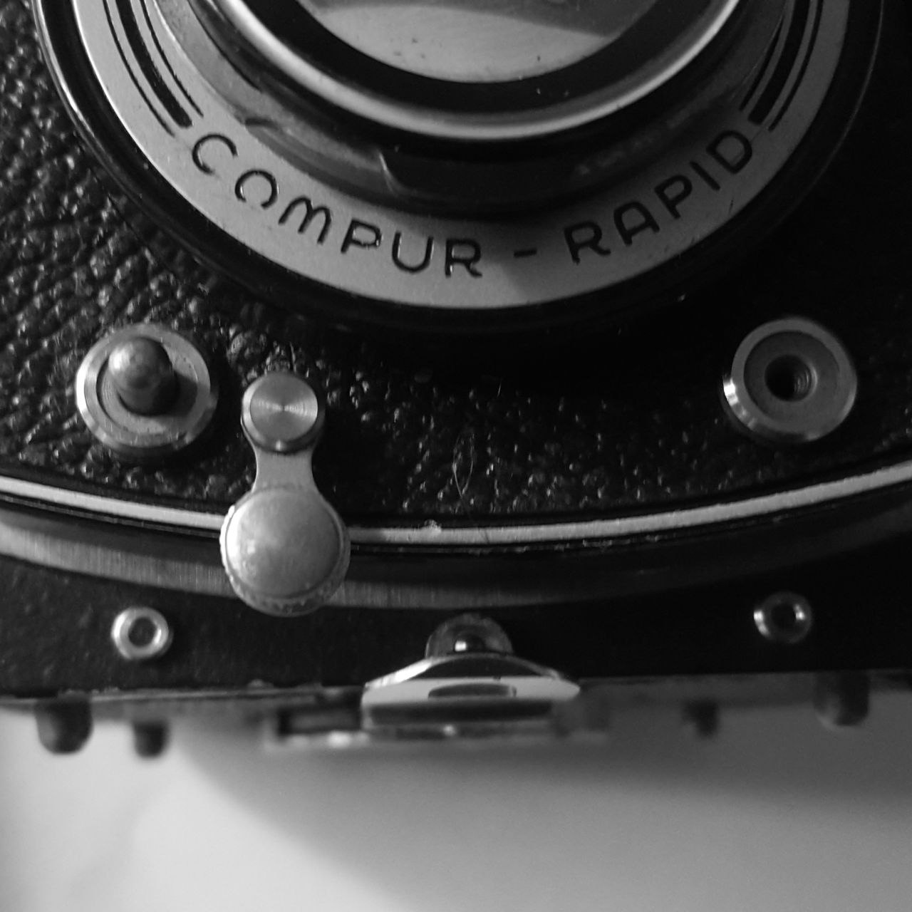 rollei_shutter_release.jpg