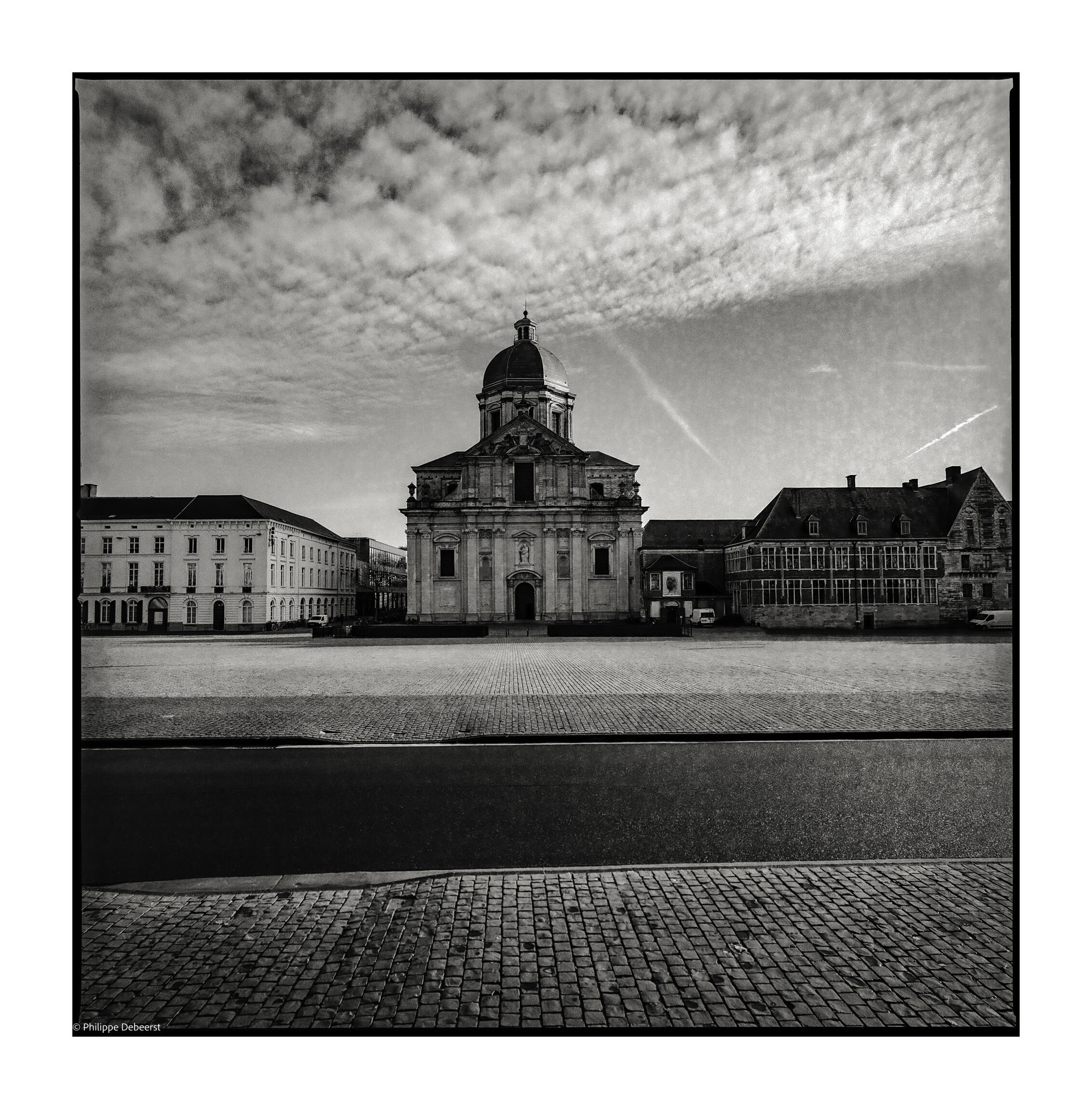 SINT-PIETERSPLEIN 01-2.JPG