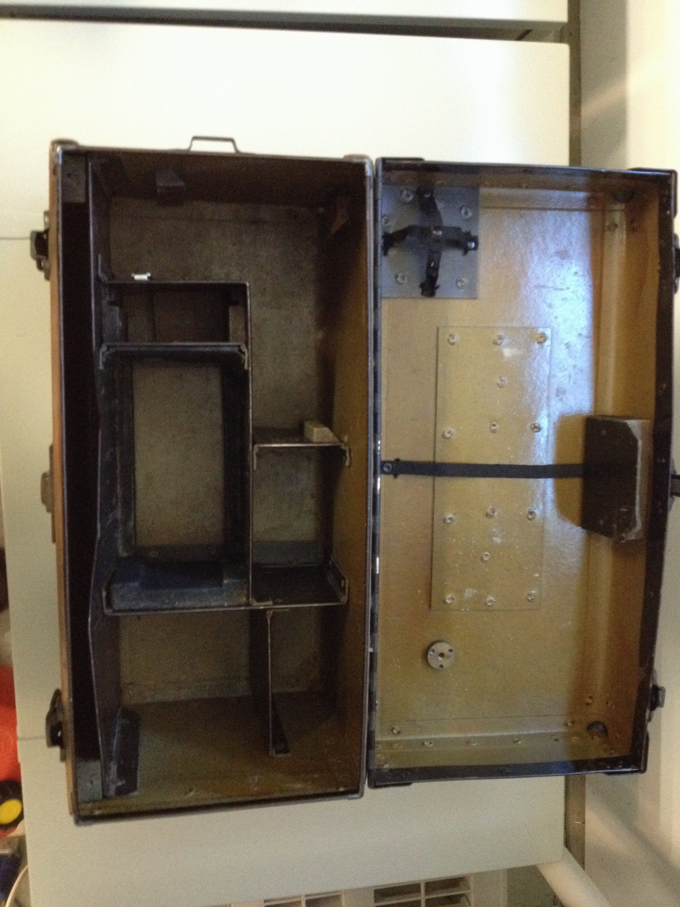 Speed Graphic Case Open.JPG